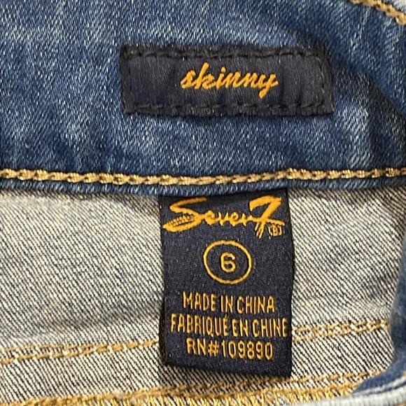 SEVEN 7 SIZE 6 Blue Embroidered Women's Jeans.Slight stretching on front see pic - Picture 8 of 12